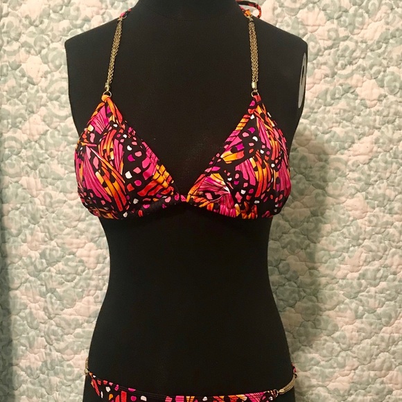 Bikini - Picture 3 of 8